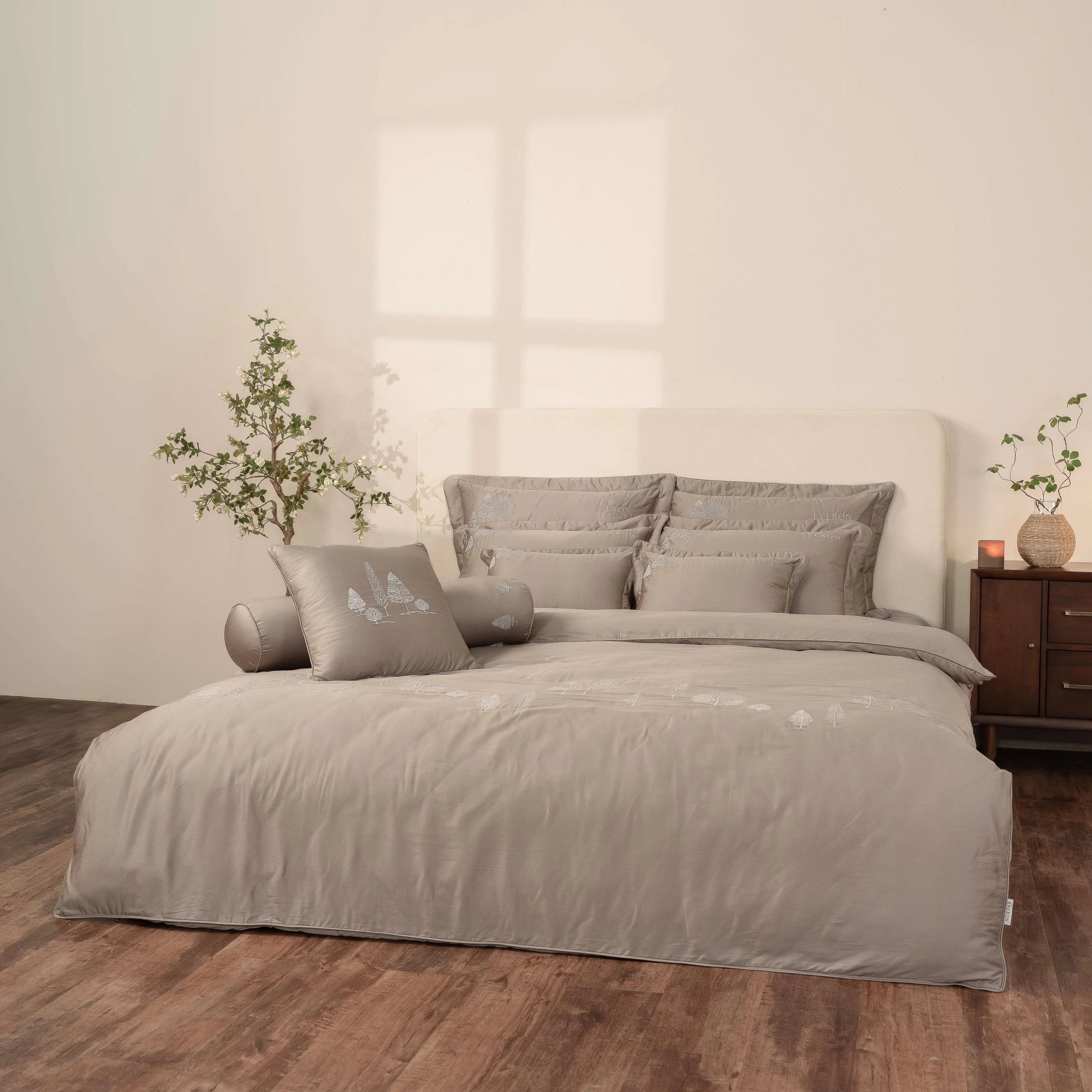Pine - ESTC27006